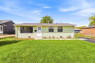 58 Golfview Ln, Carpentersville, IL 60110 - Photo 1