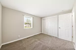 58 Golfview Ln, Carpentersville, IL 60110 - Photo 15