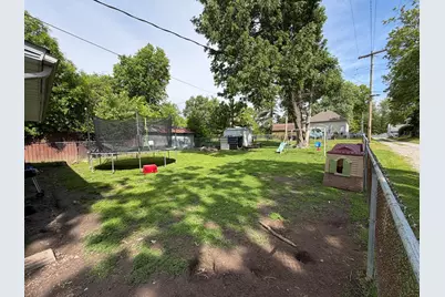300 W Allmon Street, Salem, IL 62881 - Photo 5