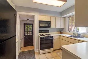 745 Greenview Pl, Lake Forest, IL 60045 - Photo 3