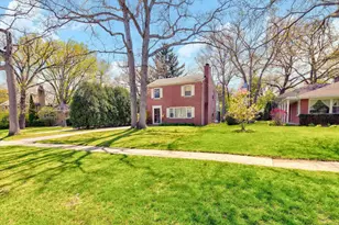 745 Greenview Pl, Lake Forest, IL 60045 - Photo 1