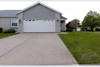 607 Flanagan Drive #B, Minooka, IL 60447 - Photo 1