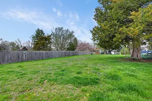 320 Chalmers St, Geneva, IL 60134 - Photo 19