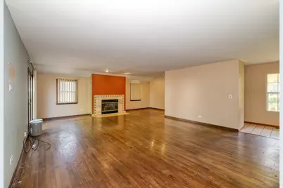 130 Canton Lane, Streamwood, IL 60107 - Photo 3