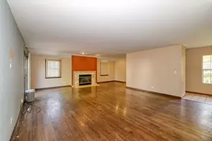 130 Canton Ln, Streamwood, IL 60107 - Photo 3