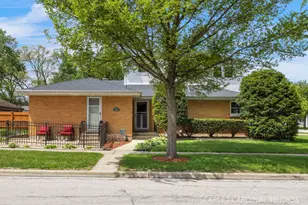 326 S Chase Ave, Lombard, IL 60148 - Photo 1