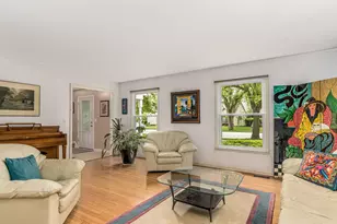 1813 Clyde Dr, Naperville, IL 60565 - Photo 3