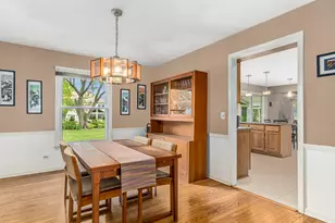 1813 Clyde Dr, Naperville, IL 60565 - Photo 7