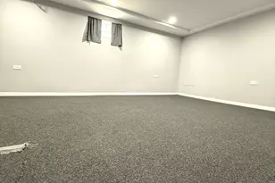 9237 S Paxton Ave, Chicago, IL 60617 - Photo 3