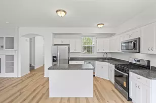 1463 W Remington Ln, Round Lake, IL 60073 - Photo 5