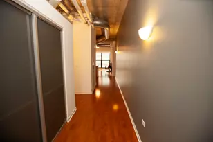 807 Davis St, Evanston, IL 60201 - Photo 9