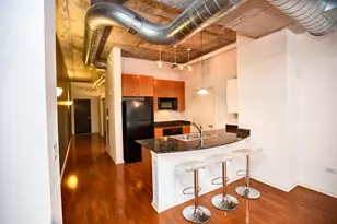 807 Davis St, Evanston, IL 60201 - Photo 5