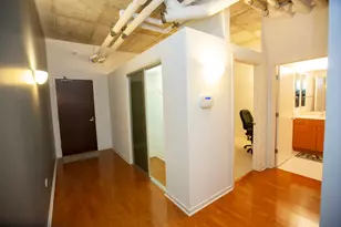 807 Davis St, Evanston, IL 60201 - Photo 15