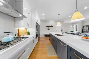 2745 W Lawrence Ave, Chicago, IL 60625 - Photo 9