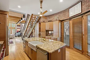 1202 W Fletcher St, Chicago, IL 60657 - Photo 9