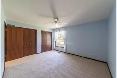 920 Macarthur Drive, Chicago Heights, IL 60411 - Photo 9