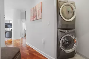 233 E 13th St, Chicago, IL 60605 - Photo 17