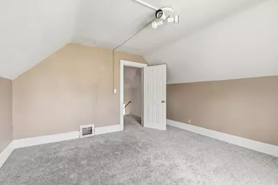 1545 W 2nd Street, Davenport, IA 52802 - Photo 17