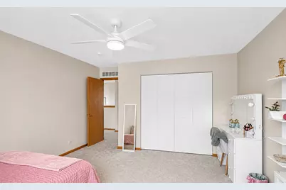 688 Bay Shore Drive, Pingree Grove, IL 60140 - Photo 27