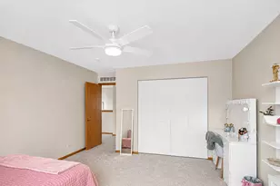 688 Bay Shore Dr, Pingree Grove, IL 60140 - Photo 27