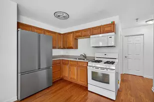 854 Plains Ct, Carol Stream, IL 60188 - Photo 9