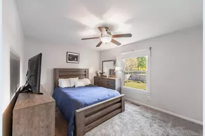 5113 W Dartmoor Drive, McHenry, IL 60050 - Photo 11