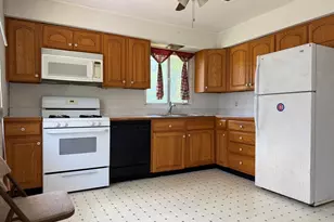 212 E Kansas St, Elburn, IL 60119 - Photo 5