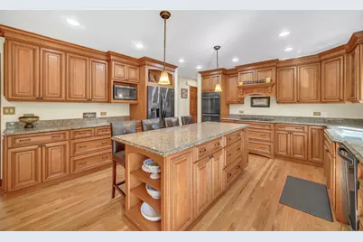 1113 Loyola Drive, Libertyville, IL 60048 - Photo 9