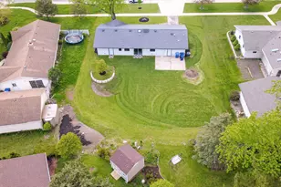 135 S Walnut Ln, Schaumburg, IL 60193 - Photo 45