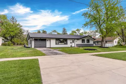 135 S Walnut Lane, Schaumburg, IL 60193 - Photo 3