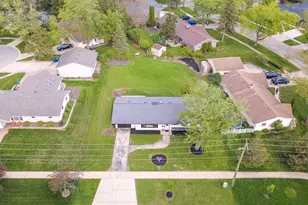 135 S Walnut Ln, Schaumburg, IL 60193 - Photo 43