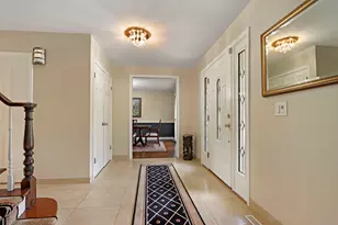 1427 Woodhill Dr, Northbrook, IL 60062 - Photo 9