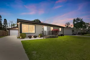 407 Bonniebrook Ave, Mundelein, IL 60060 - Photo 1