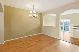 422 Grosvenor Ln, Aurora, IL 60504 - Photo 5