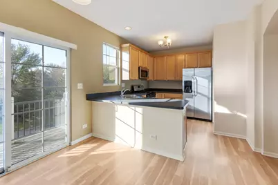 422 Grosvenor Lane, Aurora, IL 60504 - Photo 7