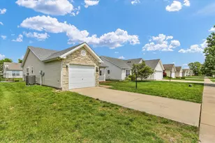 706 Corey Ln, Champaign, IL 61822 - Photo 7