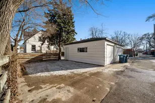 1610 S 4th Ave, Maywood, IL 60153 - Photo 31