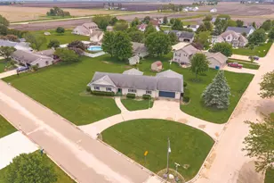 301 Scott Dr, Dwight, IL 60420 - Photo 1