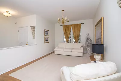 6 Sherwood Court, Lake in the Hills, IL 60156 - Photo 3