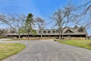 82 Hawley Woods Rd, Barrington Hills, IL 60010 - Photo 3