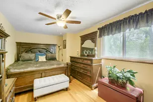 22417 Riverside Dr, Richton Park, IL 60471 - Photo 21
