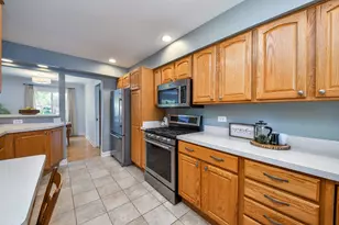 1541 Brittany Ct, Wheaton, IL 60189 - Photo 7