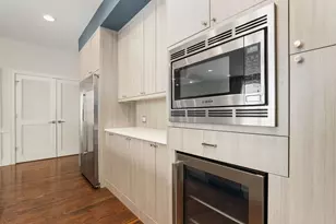 3007 N California Ave, Chicago, IL 60618 - Photo 9