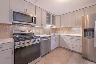 10353 Dearlove Rd, Glenview, IL 60025 - Photo 9