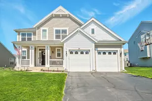 32 Catamaran Cir, Pingree Grove, IL 60140 - Photo 1