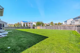 32 Catamaran Cir, Pingree Grove, IL 60140 - Photo 37