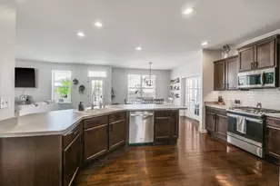 32 Catamaran Cir, Pingree Grove, IL 60140 - Photo 15