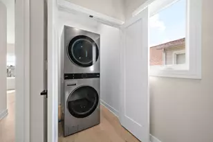5825 W Byron St, Chicago, IL 60634 - Photo 19