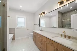 5825 W Byron St, Chicago, IL 60634 - Photo 13