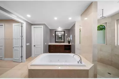 2614 Castilla Isle, Fort Lauderdale, FL 33301 - Photo 35